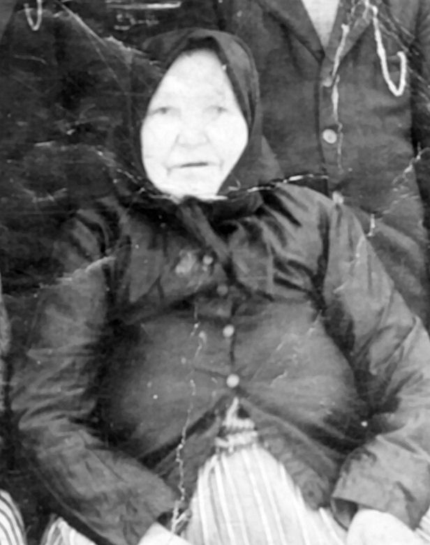 Anna Maria Korhonen, kuvattu ilmeisesti vuoden 1928 tienoilla. Oinasj&auml;rven Pirttim&auml;ess&auml; Muuraisj&auml;rvi no 1:ss&auml;